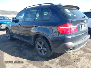 2008 BMW X5 3.0si with VIN 5UXFE435X8L006598, listed as a IAAI auction lot 41692431 with 202,730 mi miles. Bid and sale history available at carsss.com. Image 3.