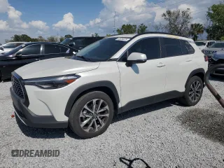 2022 Toyota Corolla Cross XLE z VIN 7MUDAAAG1NV023474, wystawiony jako Copart lot #58534475 z przebiegiem 7 125 mil mil oraz Szkoda całkowita • Salvage title. Historia ofert i sprzedaży dostępna na DreamBid. Obrazek 1.