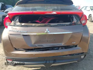 2020 Mitsubishi Eclipse Cross SE z VIN JA4AS5AA3LZ002452, wystawiony jako IAAI lot #42396254 z przebiegiem 125 746 mil mil oraz . Historia ofert i sprzedaży dostępna na DreamBid. Obrazek 6.