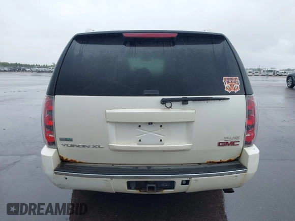 2011 GMC Yukon XL Denali z VIN 1GKS2MEF5BR178383, wystawiony jako IAAI lot #42331419 z przebiegiem 247 193 mil mil oraz . Historia ofert i sprzedaży dostępna na DreamBid. Obrazek 17.
