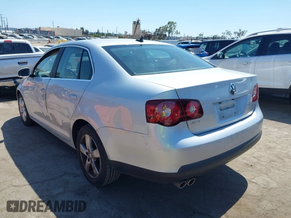 2008 Volkswagen Jetta SE with VIN 3VWRZ71K88M194577, listed as a IAAI auction lot 42406890 with 114,792 mi miles and . Bid and sale history available at DreamBid. Image 3.
