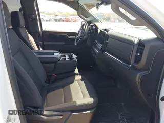 2024 Chevrolet Silverado 1500 RST with VIN 1GCUDEED0RZ147166, listed as a IAAI auction lot 42017050 with 28,860 mi miles. Bid and sale history available at carsss.com. Image 5.