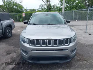 2018 Jeep Compass Sport с VIN 3C4NJCAB9JT318935, выставлен на аукционе IAAI как лот 42661262 с пробегом 257 841 миль миль и . История ставок и продаж доступна на DreamBid. Изображение 6.