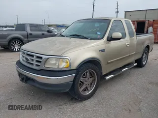 2000 Ford F-150 XL with VIN 1FTZX1725YKB41680, listed as a IAAI auction lot 41736655 with 1 mi miles. Bid and sale history available at carsss.com. Image 2.