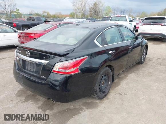 2015 Nissan Altima 2.5 SV with VIN 1N4AL3AP7FC582717, listed as a IAAI auction lot 42073631 with 137,788 mi miles. Bid and sale history available at carsss.com. Image 4.