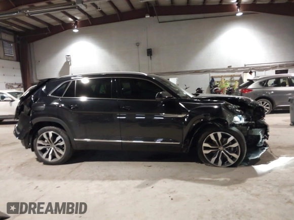 2022 Volkswagen Atlas SEL Premium R-Line with VIN 1V2FE2CAXNC204546, listed as a IAAI auction lot 41124737 with 51,226 mi miles and . Bid and sale history available at DreamBid. Image 13.