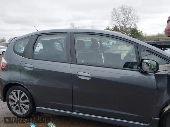 2013 Honda Fit Sport с VIN JHMGE8H56DC019458, выставлен на аукционе IAAI как лот 41912389 с пробегом Не указан миль и . История ставок и продаж доступна на DreamBid. Изображение 13.