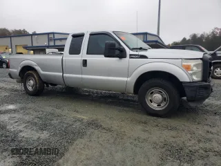 2011 Ford F-250 XL z VIN 1FT7X2A69BEB26338, wystawiony jako Copart lot #72724884 z przebiegiem 351 393 mil mil oraz Szkoda całkowita • Salvage title. Historia ofert i sprzedaży dostępna na DreamBid. Obrazek 4.