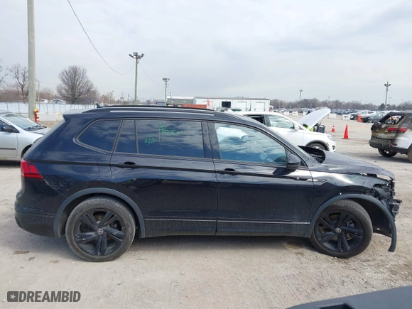 2023 Volkswagen Tiguan SE R-Line Black with VIN 3VV8B7AX4PM019421, listed as a IAAI auction lot 41885691 with 36,332 mi miles. Bid and sale history available at carsss.com. Image 14.