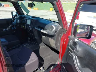 2013 Jeep Wrangler Unlimited Sahara с VIN 1C4BJWEG5DL569977, выставлен на аукционе IAAI как лот 41980394 с пробегом 145 571 миль миль и . История ставок и продаж доступна на DreamBid. Изображение 5.