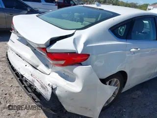 2020 Ford Fusion SE with VIN 3FA6P0HDXLR104549, listed as a IAAI auction lot 41790043 with 31,368 mi miles. Bid and sale history available at carsss.com. Image 6.