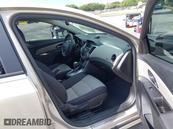 2014 Chevrolet Cruze LS with VIN 1G1PA5SH8E7326020, listed as a IAAI auction lot 42182314 with 65,000 mi miles and . Bid and sale history available at DreamBid. Image 5.