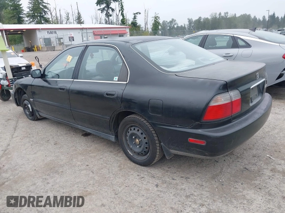 1997 Honda Accord LX z VIN 1HGCD5631VA242492, wystawiony jako IAAI lot #42442502 z przebiegiem 164 482 mil mil oraz . Historia ofert i sprzedaży dostępna na DreamBid. Obrazek 3.
