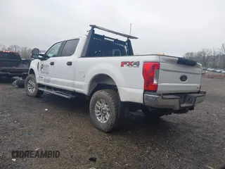 2017 Ford F-250 Lariat z VIN 1FT7W2BTXHEB47795, wystawiony jako IAAI lot #42010501 z przebiegiem 168 108 mil mil oraz . Historia ofert i sprzedaży dostępna na DreamBid. Obrazek 3.