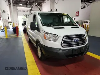 2018 Ford Transit z VIN 1FTYR1YMXJKA73548, wystawiony jako IAAI lot #42842418 z przebiegiem 111 077 mil mil oraz . Historia ofert i sprzedaży dostępna na DreamBid. Obrazek 22.