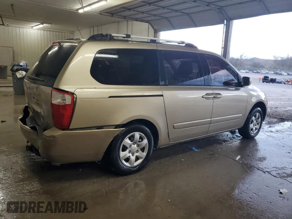2008 Kia Sedona EX with VIN KNDMB233086202293, listed as a Copart auction lot 86637254 with 185,918 mi miles and Salvage Title. Bid and sale history available at carsss.com. Image 3.