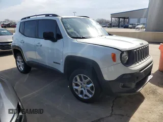 2017 Jeep Renegade Latitude with VIN ZACCJBBB9HPE95809, listed as a Copart auction lot 45091095 with 138,263 mi miles and Clean Title. Bid and sale history available at carsss.com. Image 4.