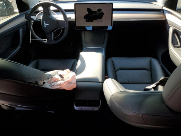 2024 Tesla Model Y Long Range with VIN 7SAYGDEE9RA303397, listed as a Copart auction lot 47416965 with 10,598 mi miles and Salvage Title. Bid and sale history available at carsss.com. Image 8.