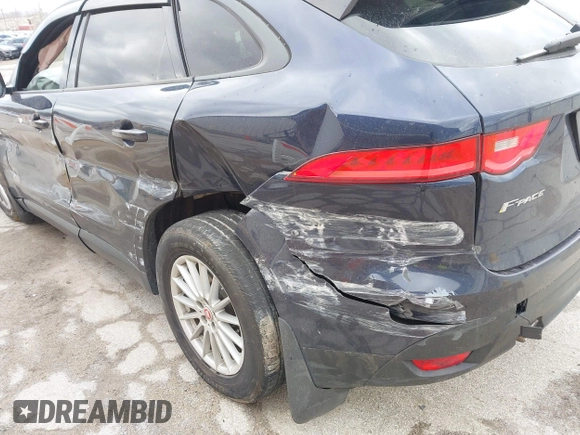 2017 Jaguar F-Pace 35t z VIN SADCS2BV5HA068252, wystawiony jako IAAI lot #42035878 z przebiegiem 74 046 mil mil oraz . Historia ofert i sprzedaży dostępna na DreamBid. Obrazek 6.