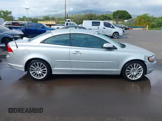 2008 Volvo C70 z VIN YV1MC67288J056674, wystawiony jako IAAI lot #41493211 z przebiegiem 18 158 mil mil oraz . Historia ofert i sprzedaży dostępna na DreamBid. Obrazek 13.