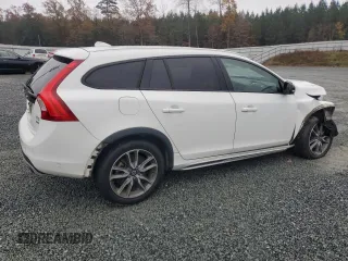 2017 Volvo V60 z VIN YV440MWKXH1040994, wystawiony jako Copart lot #81419934 z przebiegiem Nie podano mil oraz Szkoda całkowita • Salvage title. Historia ofert i sprzedaży dostępna na DreamBid. Obrazek 3.
