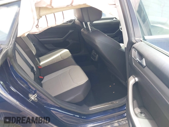 2019 Volkswagen Arteon SE с VIN WVWBR7AN3KE030990, выставлен на аукционе IAAI как лот 42130127 с пробегом 68 064 миль миль и . История ставок и продаж доступна на DreamBid. Изображение 8.
