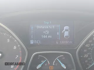 2012 Ford Focus SE z VIN 1FAHP3F24CL227225, wystawiony jako IAAI lot #42389939 z przebiegiem 135 197 mil mil oraz . Historia ofert i sprzedaży dostępna na DreamBid. Obrazek 15.