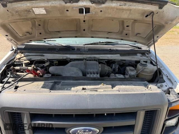 2010 Ford Econoline Cargo Commercial with VIN 1FTNE1EW6ADA36473, listed as a Copart auction lot 55557795 with 476,354 mi miles and Clean Title. Bid and sale history available at DreamBid. Image 7.