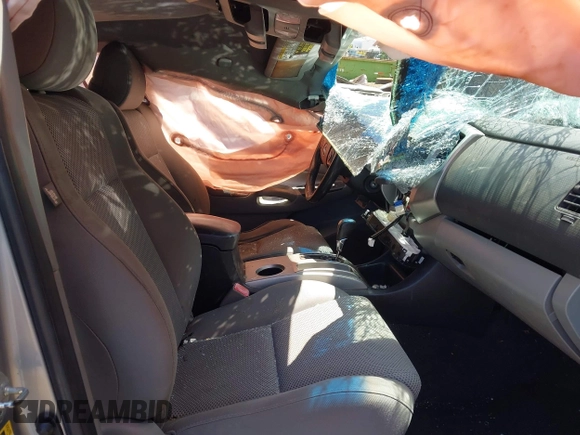 2015 Toyota Tacoma with VIN 3TMLU4ENXFM185841, listed as a IAAI auction lot 41896752 with 111,629 mi miles and . Bid and sale history available at DreamBid. Image 5.