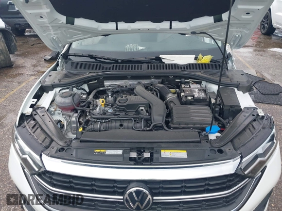 2024 Volkswagen Jetta SE with VIN 3VW7M7BU4RM097738, listed as a IAAI auction lot 42582290 with 2,598 mi miles and . Bid and sale history available at DreamBid. Image 10.