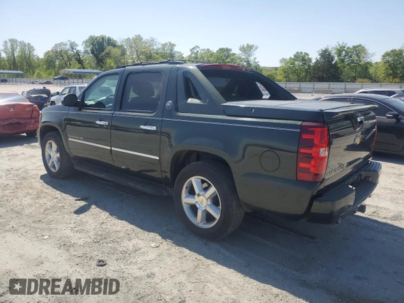 2013 Chevrolet Avalanche LTZ z VIN 3GNTKGE74DG217811, wystawiony jako Copart lot #53439525 z przebiegiem 233 296 mil mil oraz Czysty tytuł • Clean title. Historia ofert i sprzedaży dostępna na DreamBid. Obrazek 2.