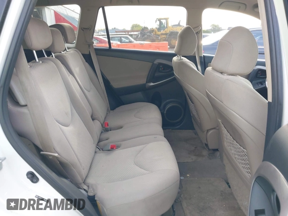 2007 Toyota RAV4 Limited with VIN JTMBD31VX75102959, listed as a IAAI auction lot 42010934 with 208,403 mi miles. Bid and sale history available at carsss.com. Image 8.