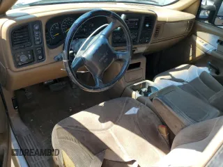 1999 GMC Sierra 2500 SLE z VIN 1GTGK29U4XE508883, wystawiony jako Copart lot #64370914 z przebiegiem 339 322 mil mil oraz Szkody całkowita. Historia ofert i sprzedaży dostępna na DreamBid. Obrazek 8.