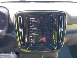 2023 Volvo C40 Plus с VIN YV4ED3GL9P2038589, выставлен на аукционе IAAI как лот 41738904 с пробегом 21 141 миль миль и . История ставок и продаж доступна на DreamBid. Изображение 18.