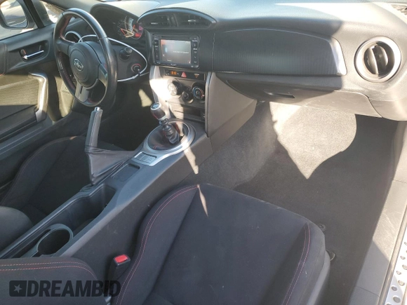2013 Scion FR-S z VIN JF1ZNAA1XD1731496, wystawiony jako Copart lot #88248615 z przebiegiem 150 921 mil mil oraz Szkoda całkowita • Salvage title. Historia ofert i sprzedaży dostępna na DreamBid. Obrazek 8.