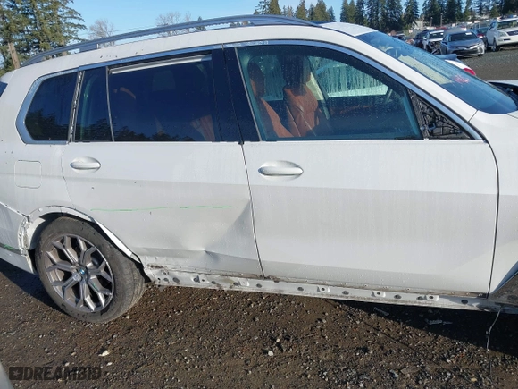 2023 BMW X7 xDrive40i with VIN 5UX23EM08P9N90606, listed as a IAAI auction lot 41692128 with 34,752 mi miles. Bid and sale history available at carsss.com. Image 14.