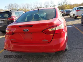 2013 Ford Focus SE z VIN 1FADP3F22DL311706, wystawiony jako IAAI lot #40888412 z przebiegiem 136 876 mil mil oraz . Historia ofert i sprzedaży dostępna na DreamBid. Obrazek 16.