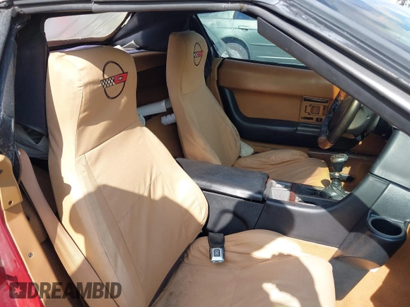 1991 Chevrolet Corvette z VIN 1G1YY3382M5116414, wystawiony jako IAAI lot #42219110 z przebiegiem Nie podano mil oraz . Historia ofert i sprzedaży dostępna na DreamBid. Obrazek 8.