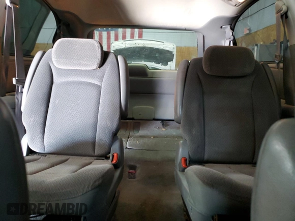 2005 Dodge Caravan SXT with VIN 2D4GP44L45R462115, listed as a Copart auction lot 52204425 with 240,531 mi miles and Clean Title. Bid and sale history available at carsss.com. Image 10.