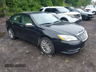 2012 Chrysler 200 Limited z VIN 1C3CCBCG1CN307925, wystawiony jako IAAI lot #42376004 z przebiegiem 92 401 mil mil oraz . Historia ofert i sprzedaży dostępna na DreamBid. Obrazek 1.