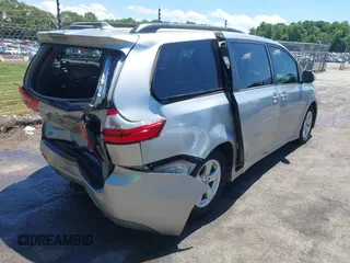 2020 Toyota Sienna LE Auto Access Seat с VIN 5TDKZ3DC3LS053328, выставлен на аукционе IAAI как лот 42184135 с пробегом 65 300 миль миль и . История ставок и продаж доступна на DreamBid. Изображение 4.