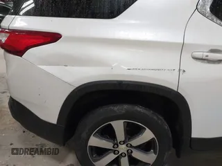2018 Chevrolet Traverse LT Leather with VIN 1GNEVHKW3JJ230464, listed as a IAAI auction lot 41184358 with 132,189 mi miles. Bid and sale history available at carsss.com. Image 6.