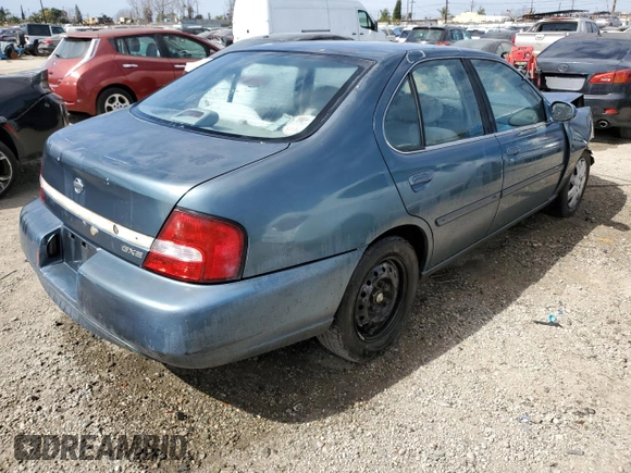 2001 Nissan Altima GXE with VIN 1N4DL01D61C117999, listed as a Copart auction lot 47282895 with 174,101 mi miles and Clean Title. Bid and sale history available at carsss.com. Image 3.