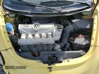 2010 Volkswagen New Beetle Coupe with VIN 3VWPG3AG5AM014477, listed as a Copart auction lot 72705134 with 132,244 mi miles and Salvage Title. Bid and sale history available at carsss.com. Image 13.