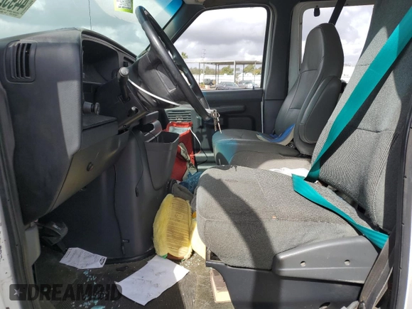 1995 Ford Econoline Wagon XL z VIN 1FBJS31H0SHB49053, wystawiony jako Copart lot #44952525 z przebiegiem Nie podano mil oraz Szkoda całkowita • Salvage title. Historia ofert i sprzedaży dostępna na DreamBid. Obrazek 7.