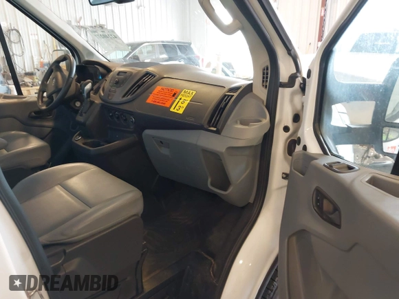 2018 Ford Transit z VIN 1FTBW2CM7JKA87273, wystawiony jako IAAI lot #42240277 z przebiegiem 80 226 mil mil oraz . Historia ofert i sprzedaży dostępna na DreamBid. Obrazek 5.
