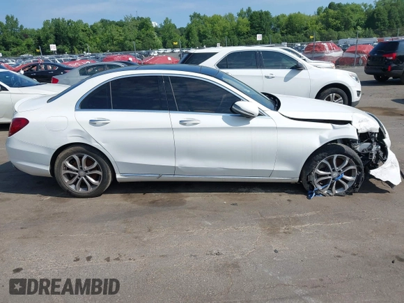 2017 Mercedes-Benz C 300 с VIN 55SWF4KB8HU208704, выставлен на аукционе IAAI как лот 42051688 с пробегом 108 835 миль миль и . История ставок и продаж доступна на DreamBid. Изображение 12.