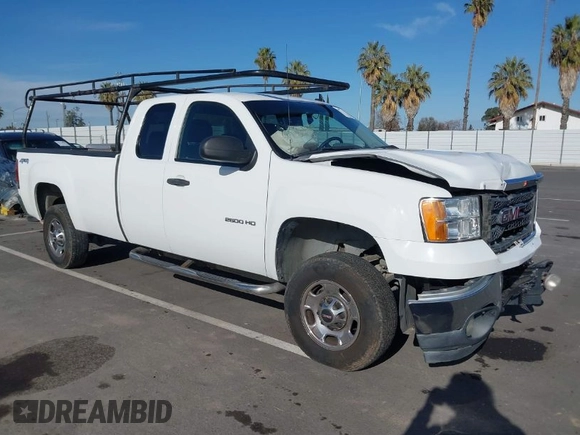2011 GMC Sierra 2500HD Work Truck z VIN 1GT22ZCGXBZ155590, wystawiony jako IAAI lot #41712199 z przebiegiem 338 205 mil mil oraz . Historia ofert i sprzedaży dostępna na DreamBid. Obrazek 1.