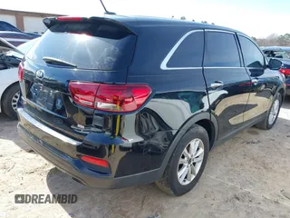 2019 Kia Sorento LX with VIN 5XYPG4A36KG538256, listed as a IAAI auction lot 41601031 with 1 mi miles. Bid and sale history available at carsss.com. Image 4.