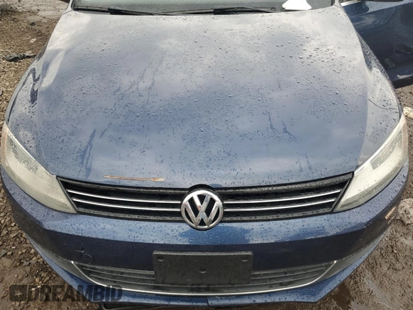 2013 Volkswagen Jetta SE z VIN 3VWDX7AJ3DM443241, wystawiony jako Copart lot #62910875 z przebiegiem 171 337 mil mil oraz Czysty tytuł • Clean title. Historia ofert i sprzedaży dostępna na DreamBid. Obrazek 11.